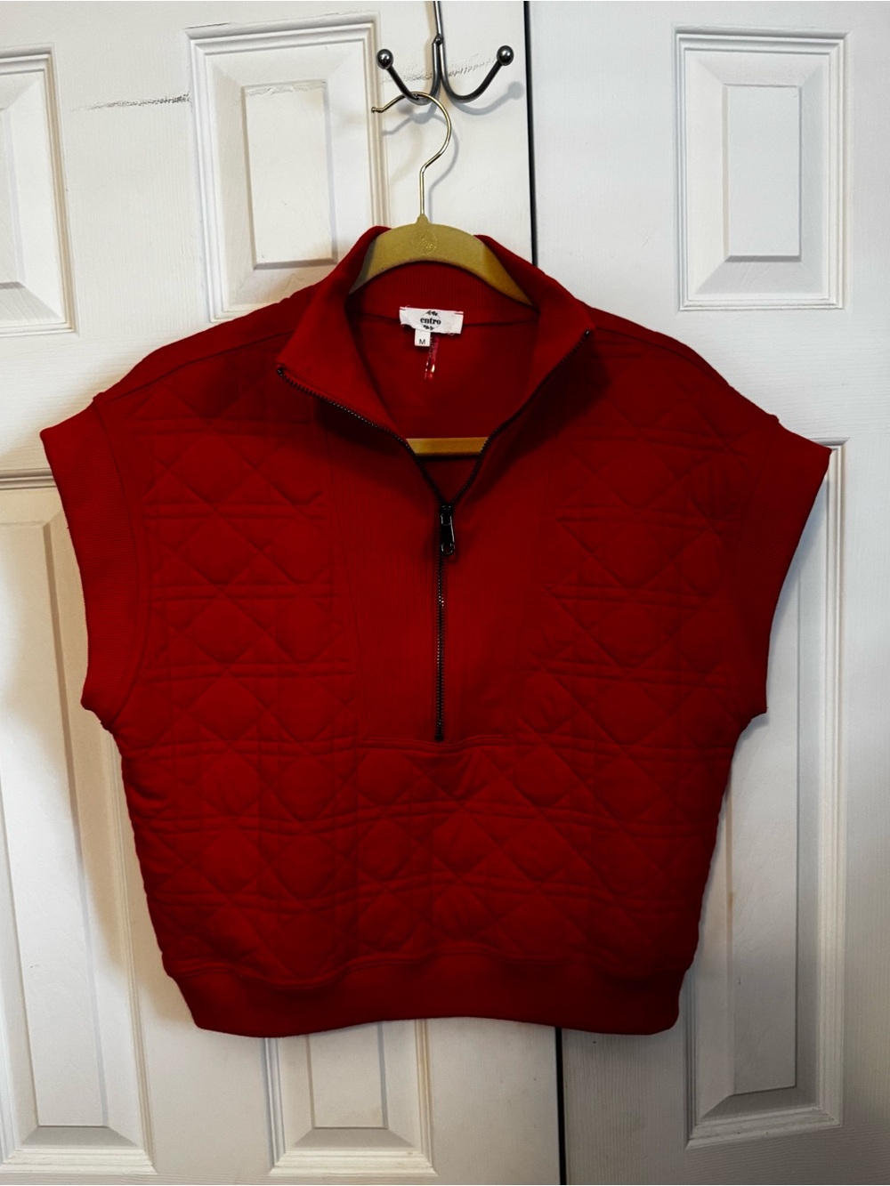 entro Red Quilted Sleeveless Pullover with Half-Zip Neck and short set